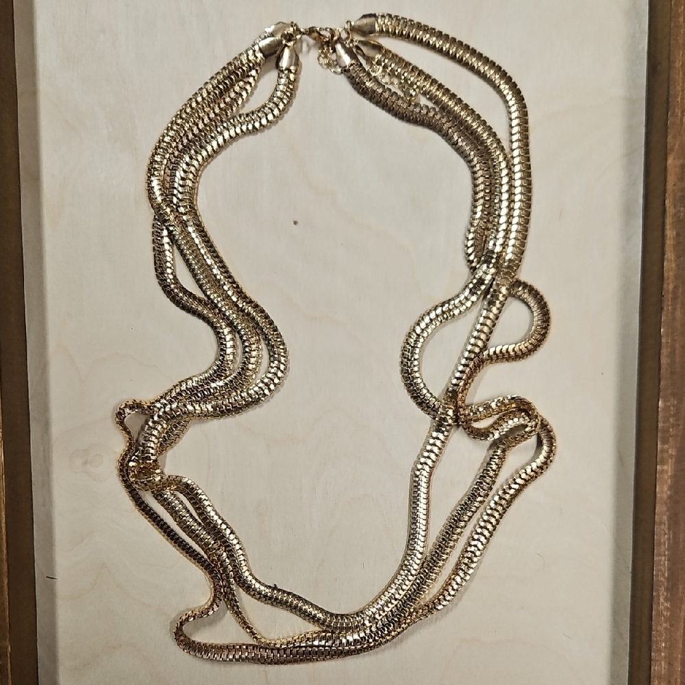 Elegant Gold Necklace